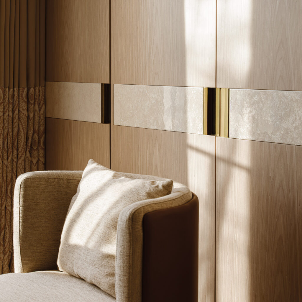 KENSINGTON GARDENS APARTMENT
